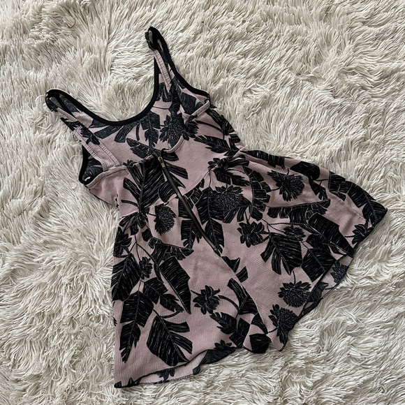 CHARLOTTE RUSSE Romper - Picture 3 of 3